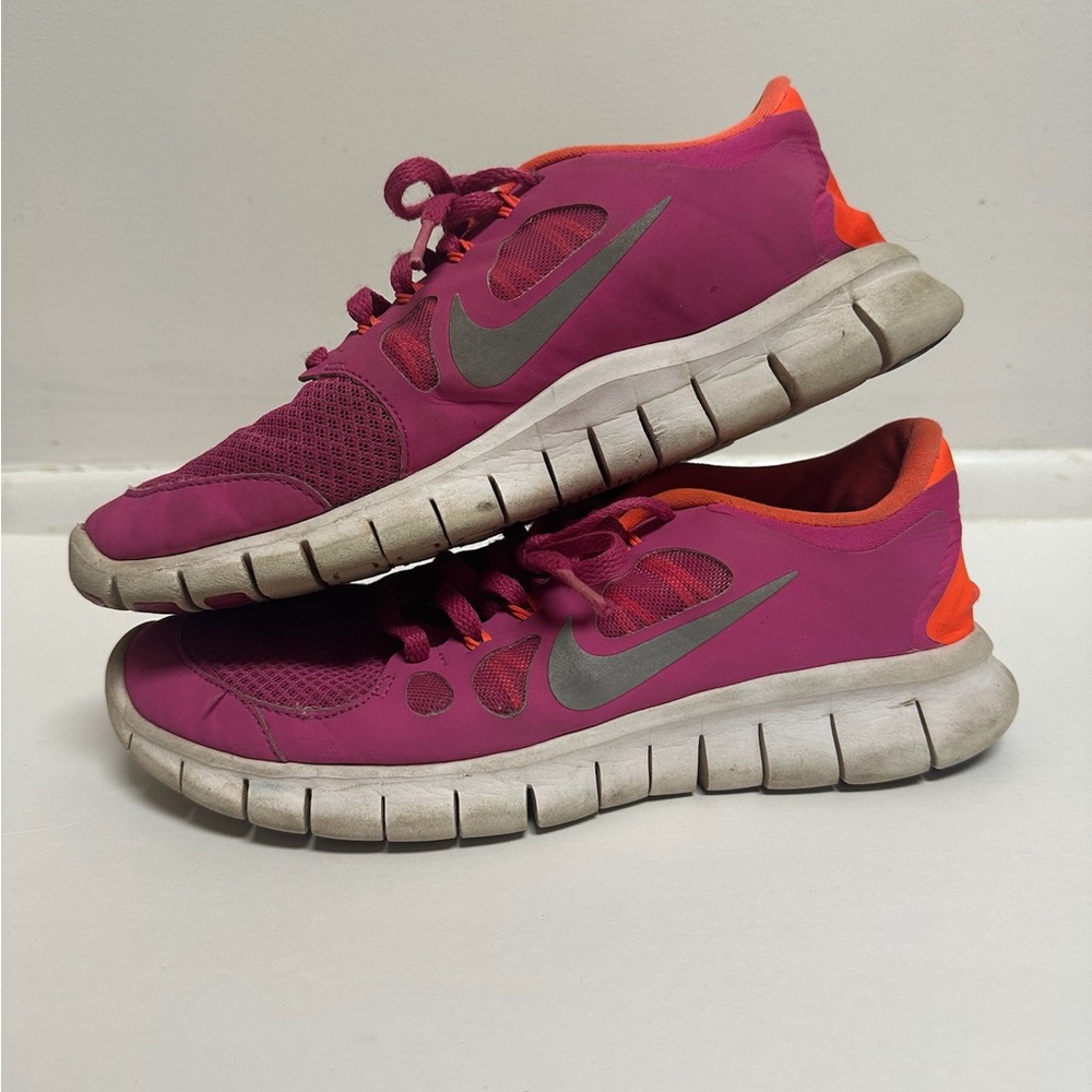 Nike pink/orange youth running sneakers 5.0 GS Fusion size 6